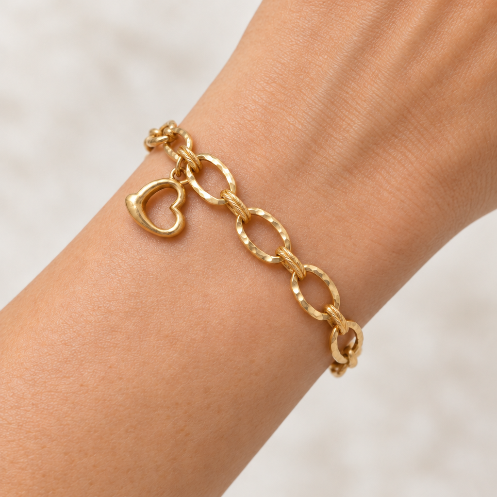 Bracelet avec petites mailles ovales serrées et striées en spirale