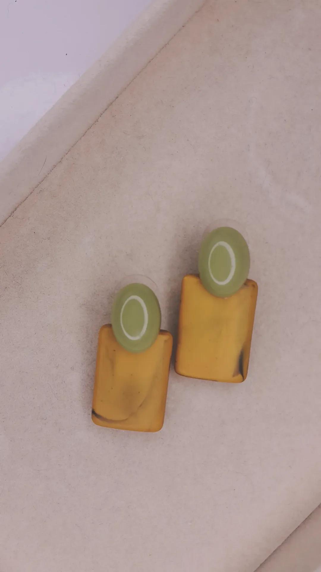 BO Tiffany, boucles d'oreilles fantaisie Peach Banana – vue 2