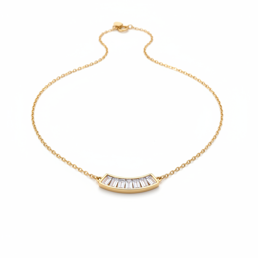 Collier Harper fond blanc face