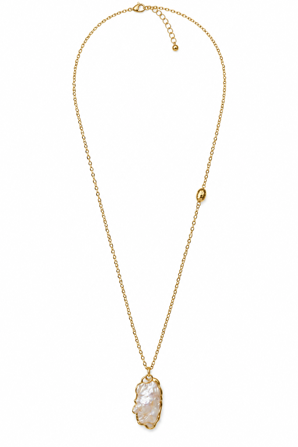 Collier sur fond blanc avec fermoir réglable